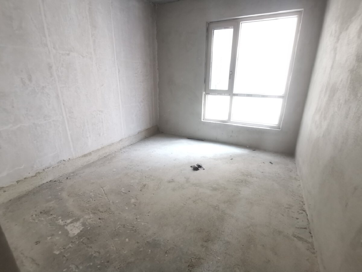 四川/绵阳凤凰里，5室2厅3卫，230.44㎡，售价135万 四川/绵阳二手房