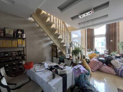 山海观天下，5室2厅2卫，174.00㎡，精装，售价86.8万