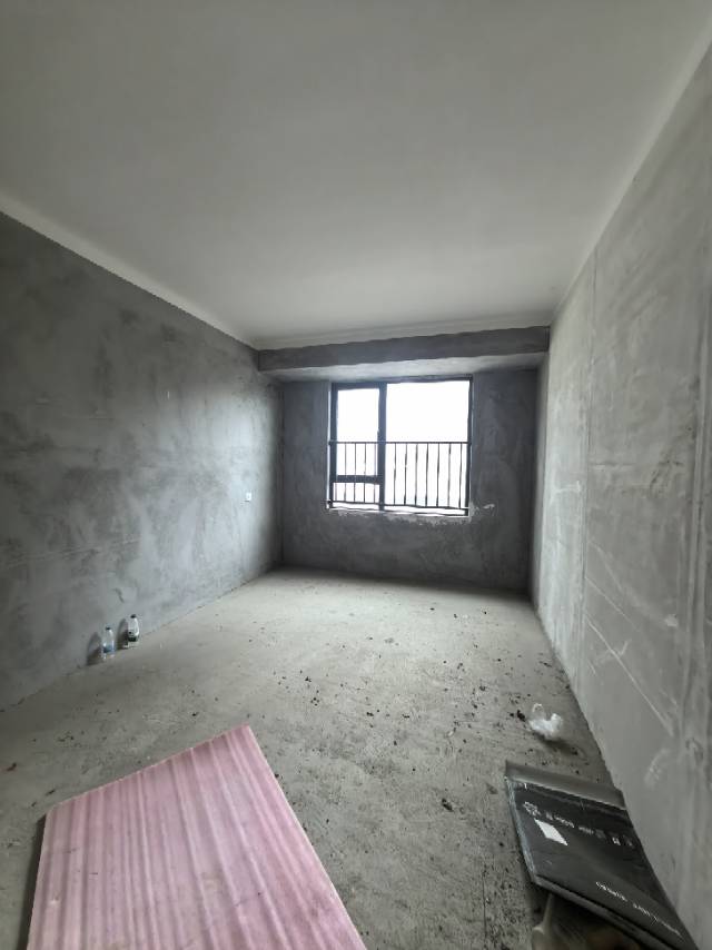 四川/绵阳新城凤凰台，3室2厅2卫，103.90㎡，毛坯，售价85.80万 四川/绵阳二手房