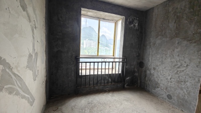 金山豪景，3室2厅1卫，111.29㎡，毛坯，售价45万