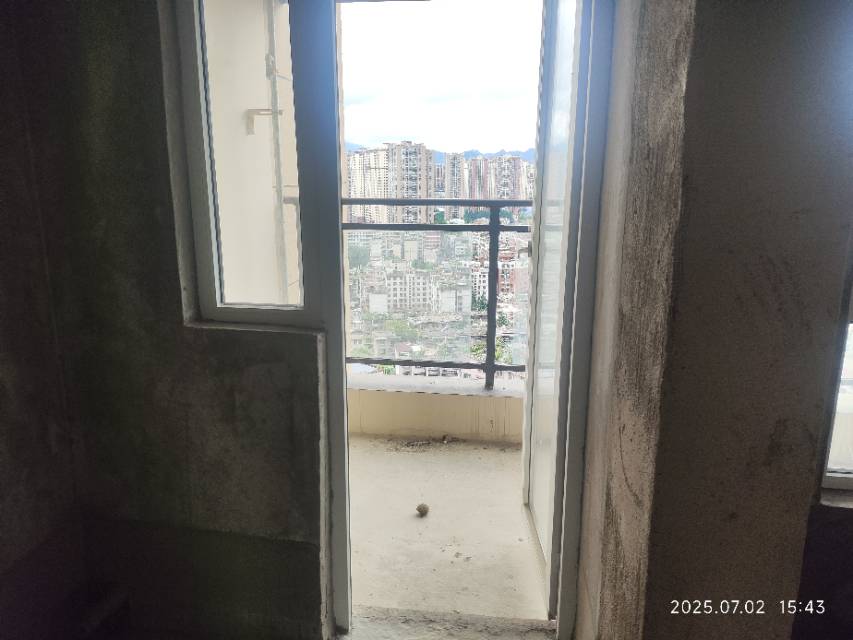 四川/绵阳凉都里，3室2厅2卫，129.00㎡，售价58.80万 四川/绵阳二手房