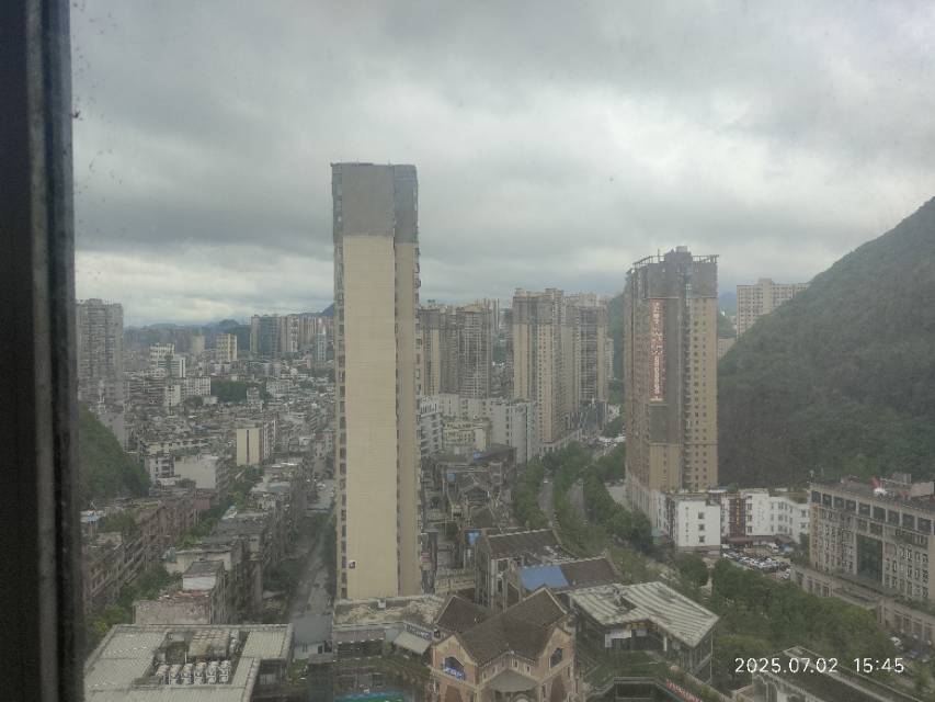 四川/绵阳凉都里，3室2厅2卫，129.00㎡，售价58.80万 四川/绵阳二手房