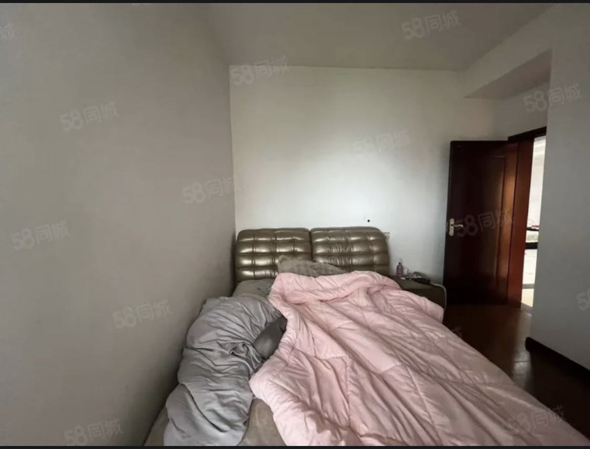 四川/绵阳金山豪景，3室2厅1卫，105.00㎡，简装，售价43.80万 四川/绵阳二手房