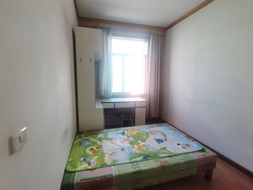 四川/绵阳荷城花园步行街，4室2厅2卫，126.48㎡，普装，售价49.80万 四川/绵阳二手房