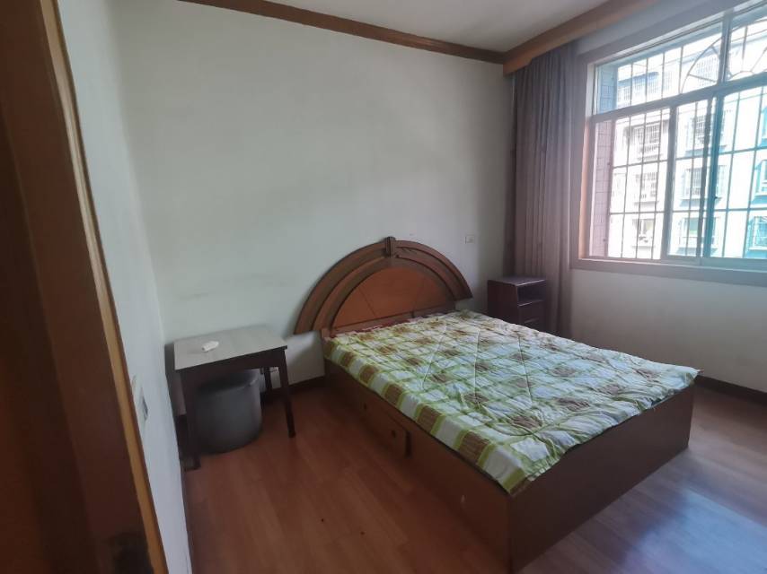 四川/绵阳荷城花园步行街，4室2厅2卫，126.48㎡，普装，售价49.80万 四川/绵阳二手房