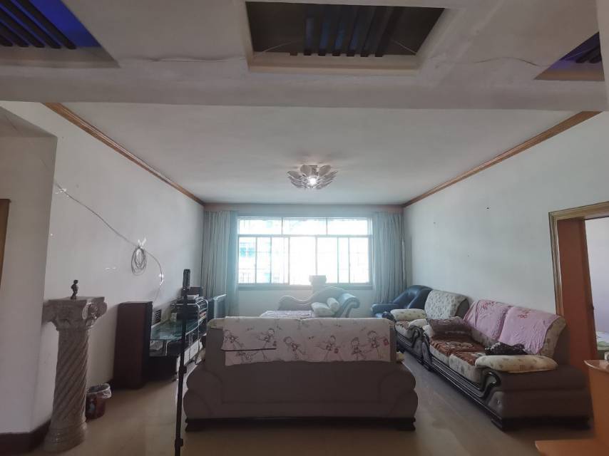 四川/绵阳荷城花园步行街，4室2厅2卫，126.48㎡，普装，售价49.80万 四川/绵阳二手房