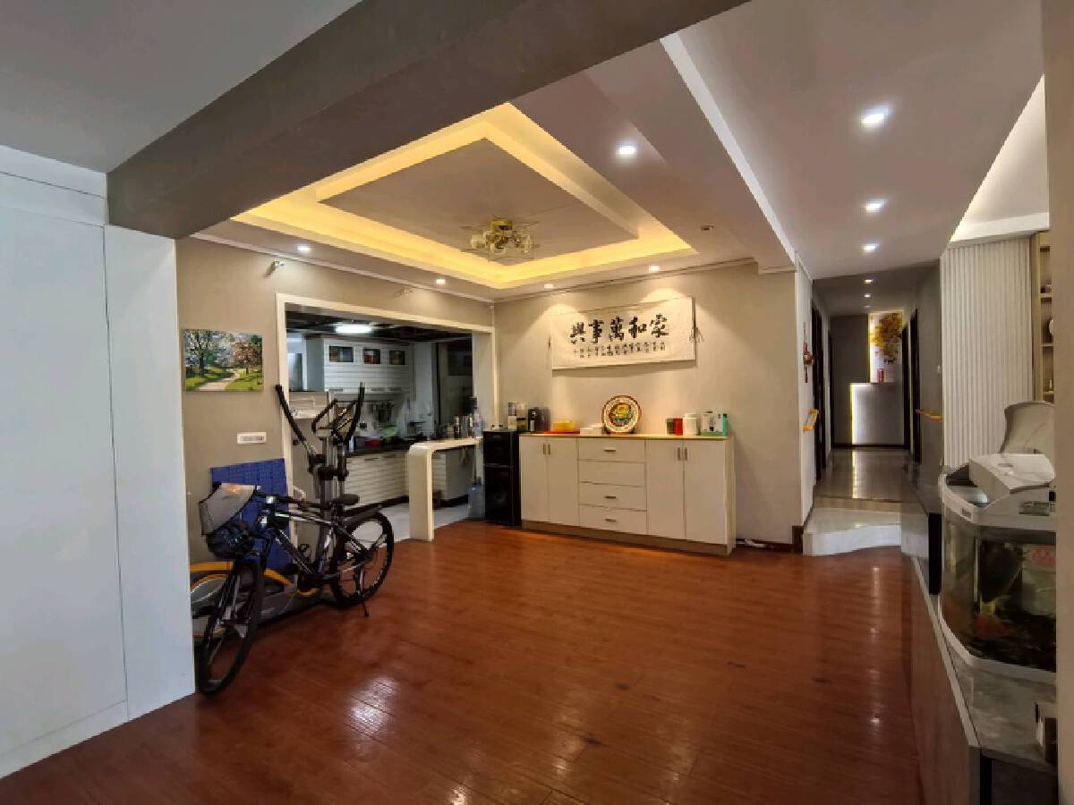 四川/绵阳德远城中湾畔，4室2厅2卫，184.80㎡，普装，售价95.80万 四川/绵阳二手房