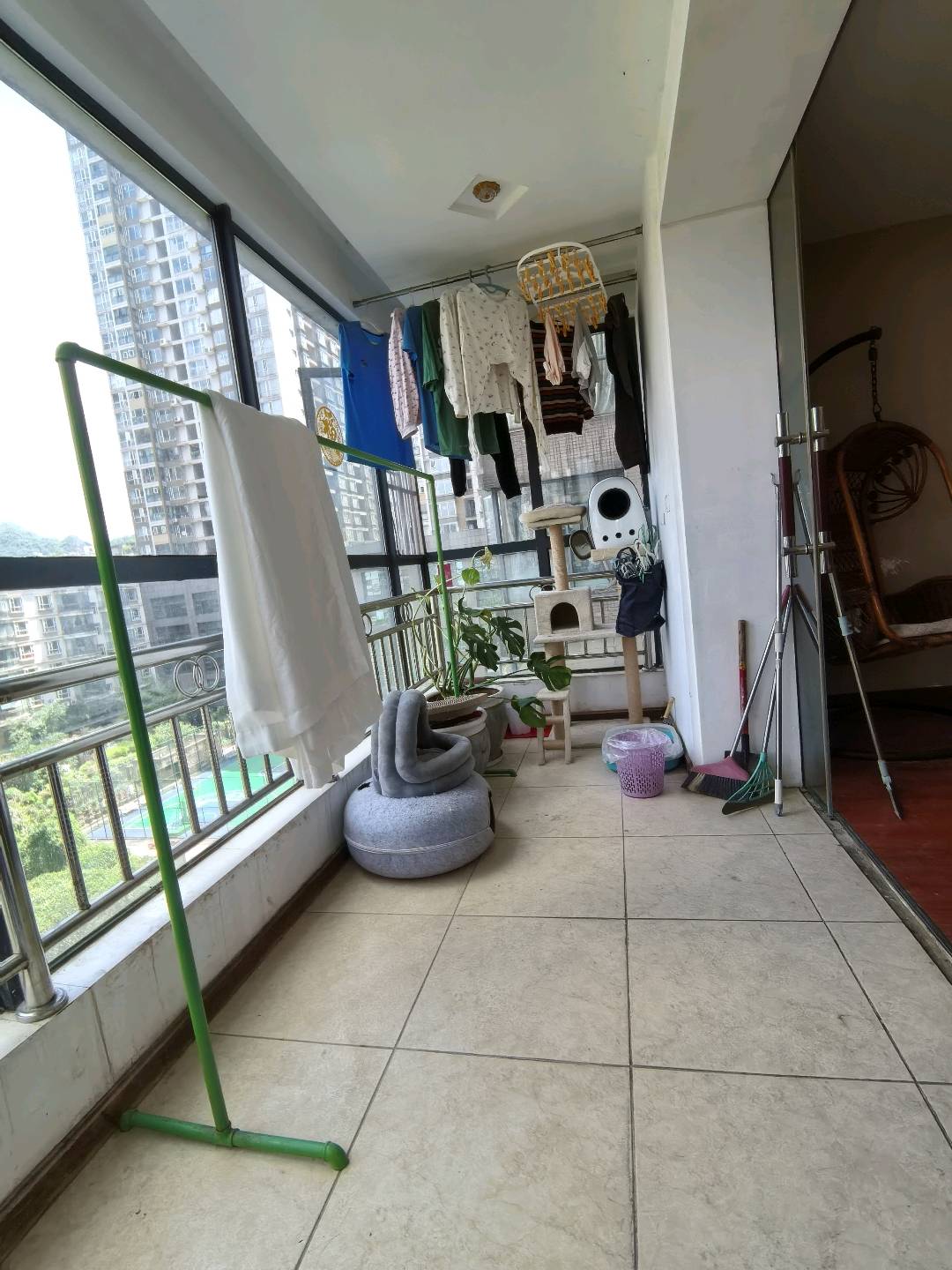四川/绵阳德远城中湾畔，4室2厅2卫，184.80㎡，普装，售价95.80万 四川/绵阳二手房