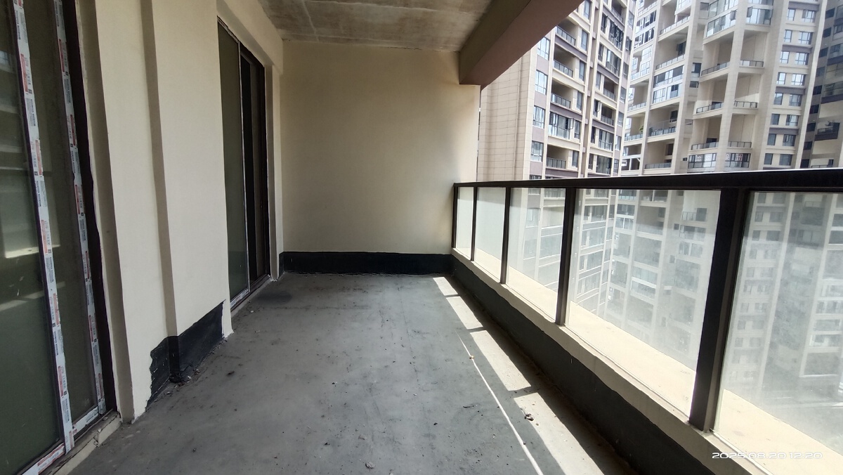 四川/绵阳凤凰院景，5室2厅3卫，169.10㎡，毛坯，售价120.00万 四川/绵阳二手房