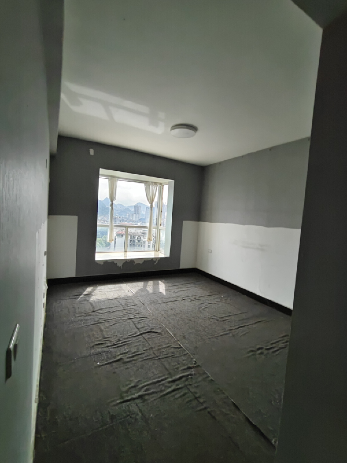 四川/绵阳麒麟大厦，4室2厅2卫，159.00㎡，售价70.00万 四川/绵阳二手房