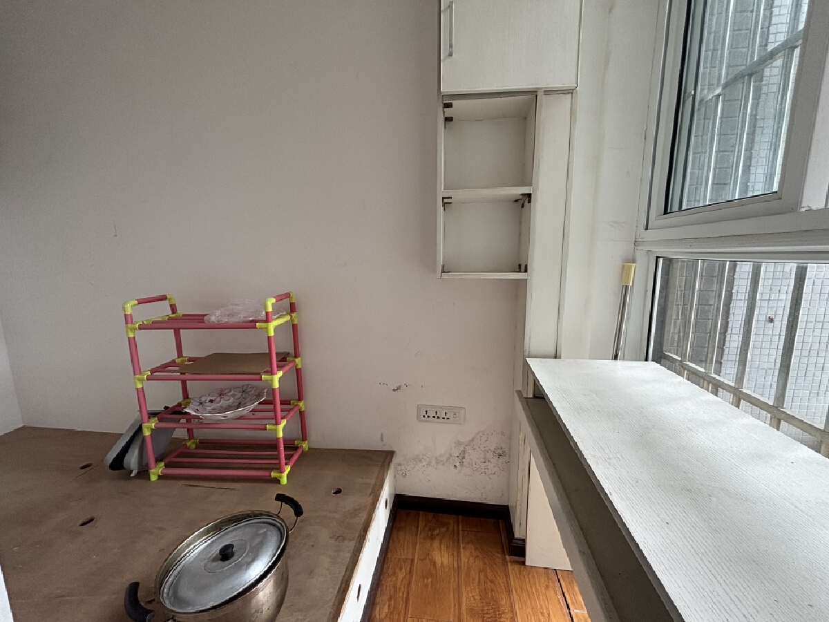 四川/绵阳E家建材城，1室1厅1卫，47.52㎡，租金1000.00元/月 四川/绵阳二手房