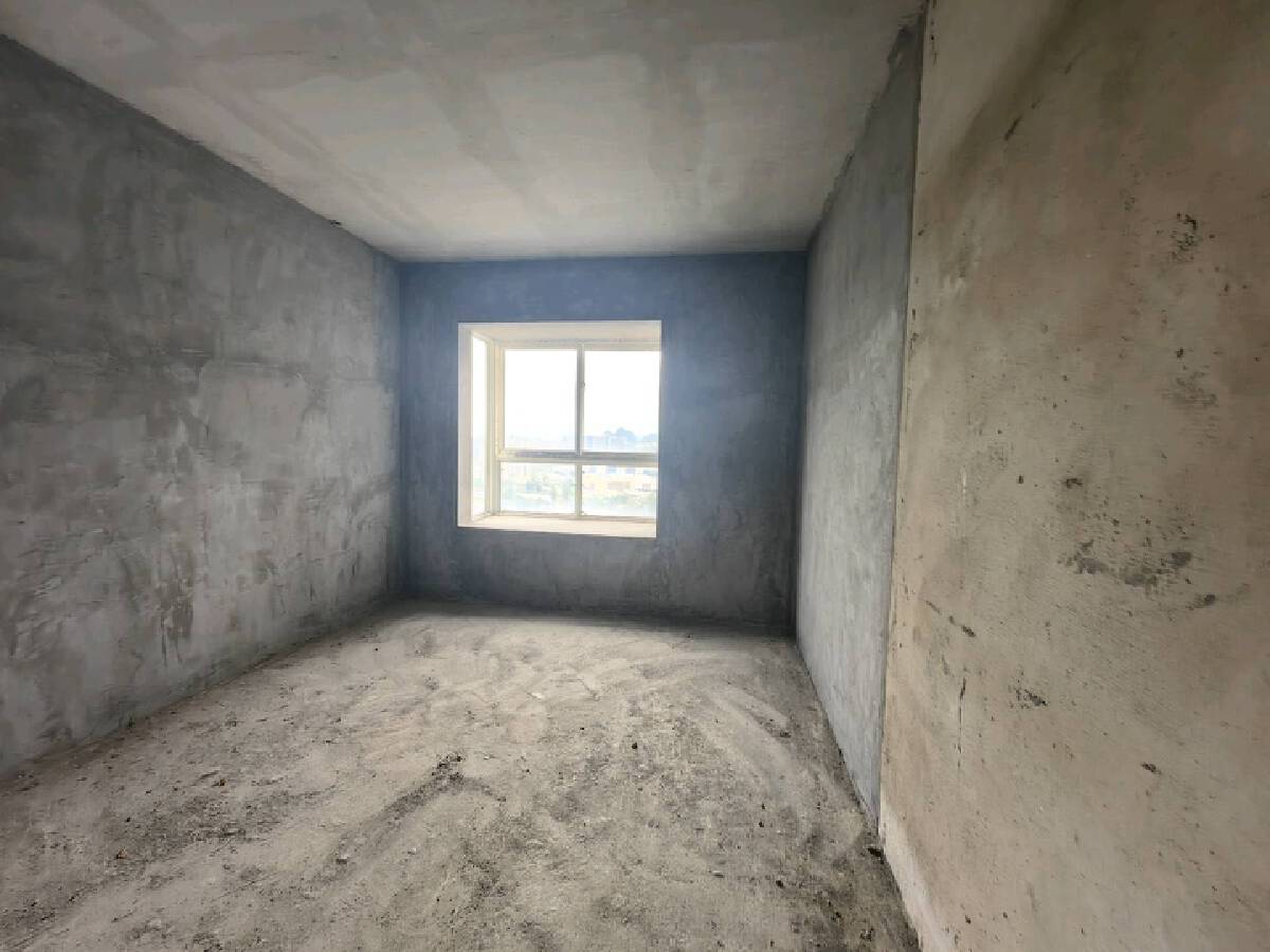四川/绵阳华飞紫荆苑，3室2厅2卫，116㎡，售价31.5万 四川/绵阳二手房