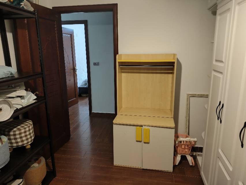 四川/绵阳德远城中湾畔，4室2厅2卫，184.00㎡，租金3500.00元/月 四川/绵阳租房
