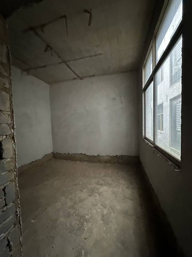 四川/绵阳三块田村，3室2厅1卫，108㎡，毛坯，售价12.8万 四川/绵阳二手房