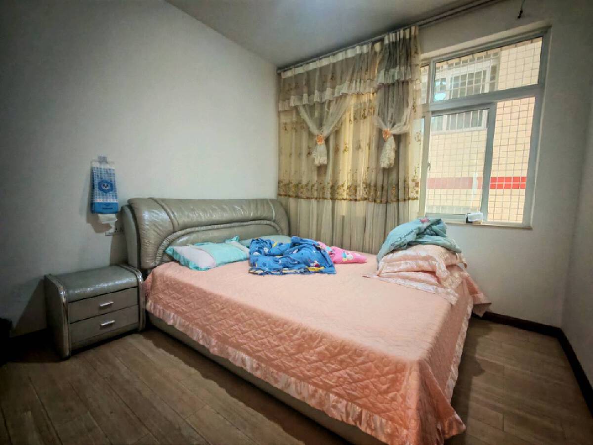 四川/绵阳天人世纪城一期，4室2厅1卫，106㎡，简装，售价50万 四川/绵阳二手房