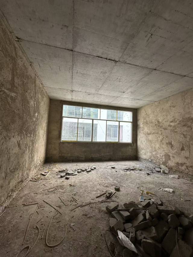 四川/绵阳三块田村，3室1厅1卫，90㎡，毛坯，售价12.8万 四川/绵阳二手房