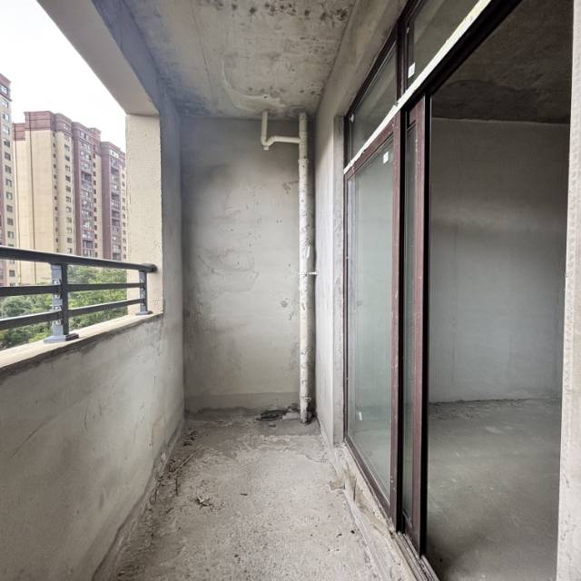四川/绵阳山语城，3室2厅2卫，111.00㎡，毛坯，售价42.8万 四川/绵阳二手房