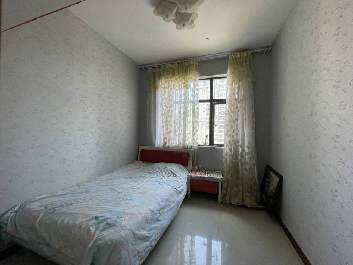 四川/绵阳香榭水岸，8室3厅3卫，230.80㎡，精装，售价118.00万 四川/绵阳二手房