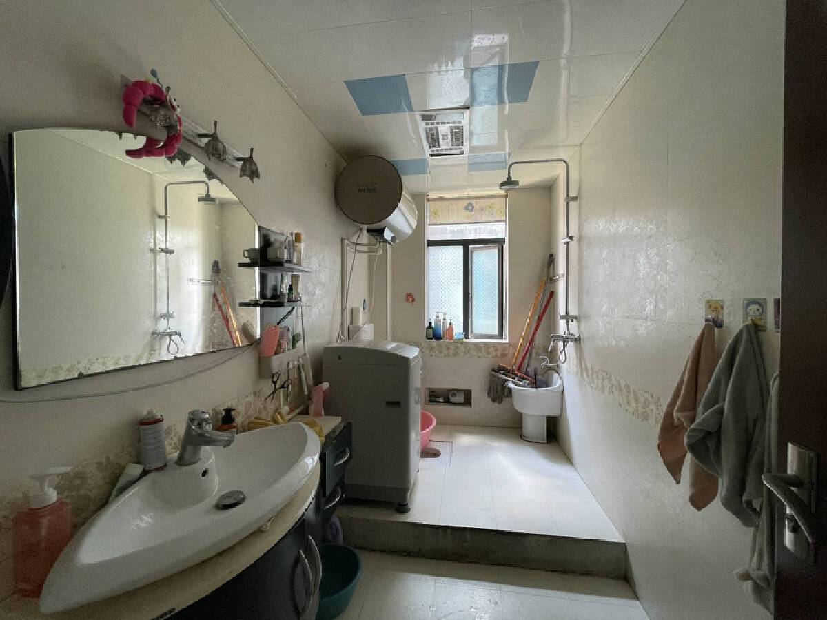 四川/绵阳香榭水岸，8室3厅3卫，230.80㎡，精装，售价118.00万 四川/绵阳二手房