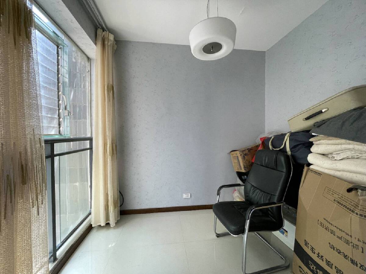 四川/绵阳香榭水岸，8室3厅3卫，230.80㎡，精装，售价118.00万 四川/绵阳二手房