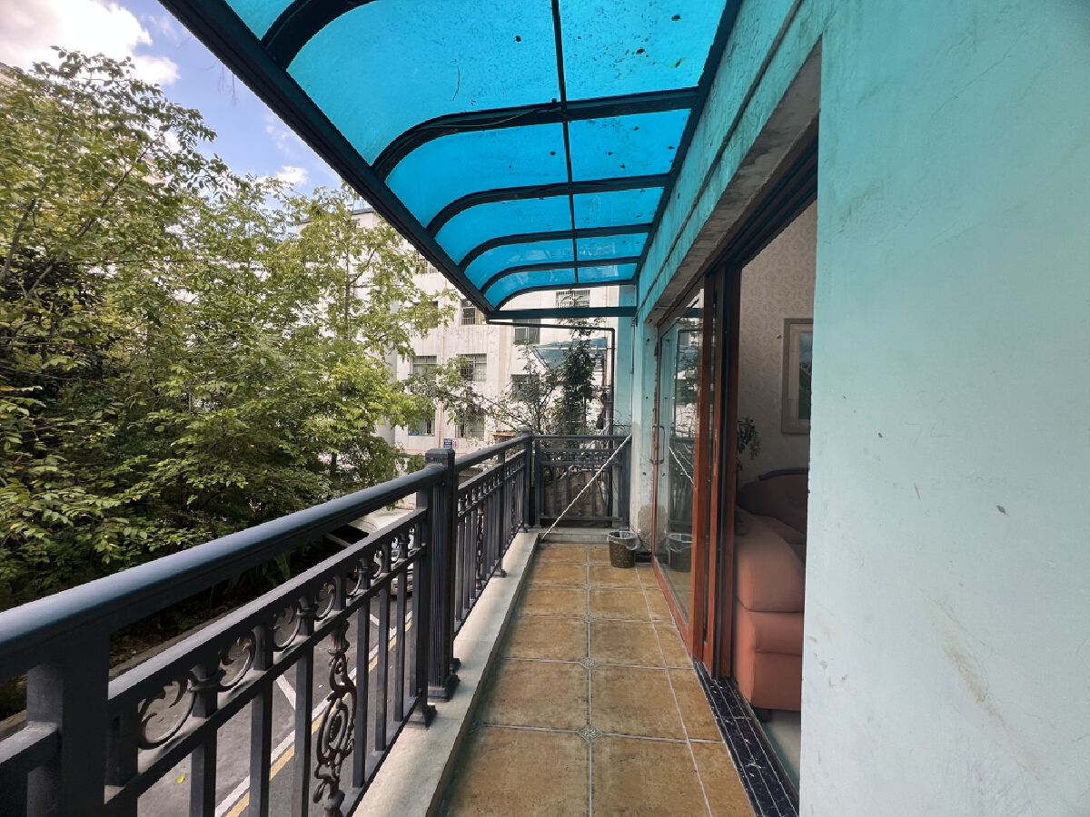 四川/绵阳怡景小区，5室3厅3卫，216.00㎡，普装，售价78万 四川/绵阳二手房