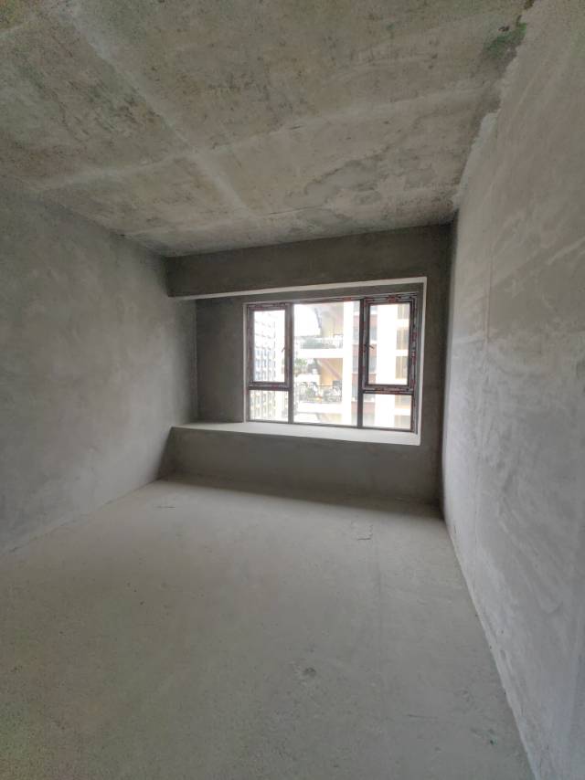 四川/绵阳铜锣湾中心，5室2厅3卫，139.00㎡，售价68.00万 四川/绵阳二手房