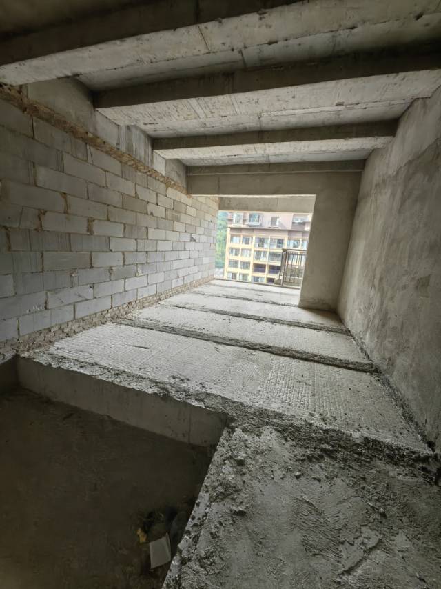 四川/绵阳铜锣湾中心，5室2厅3卫，139.00㎡，售价68.00万 四川/绵阳二手房