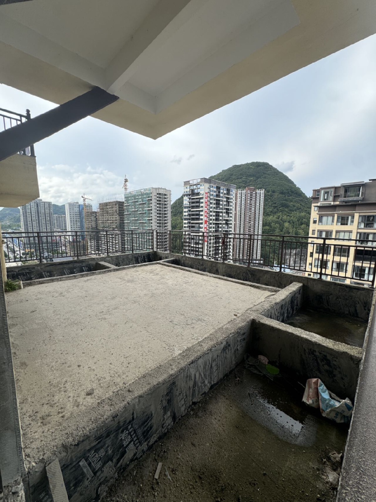 四川/绵阳铜锣湾中心，5室2厅3卫，139.00㎡，售价68.00万 四川/绵阳二手房