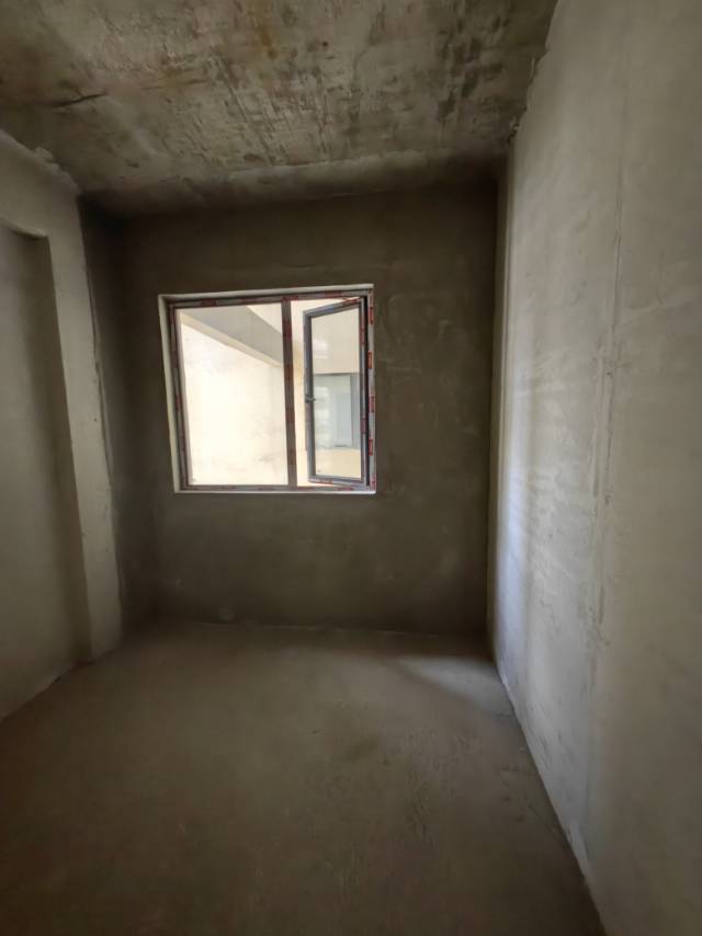 四川/绵阳铜锣湾中心，5室2厅3卫，139.00㎡，售价68.00万 四川/绵阳二手房