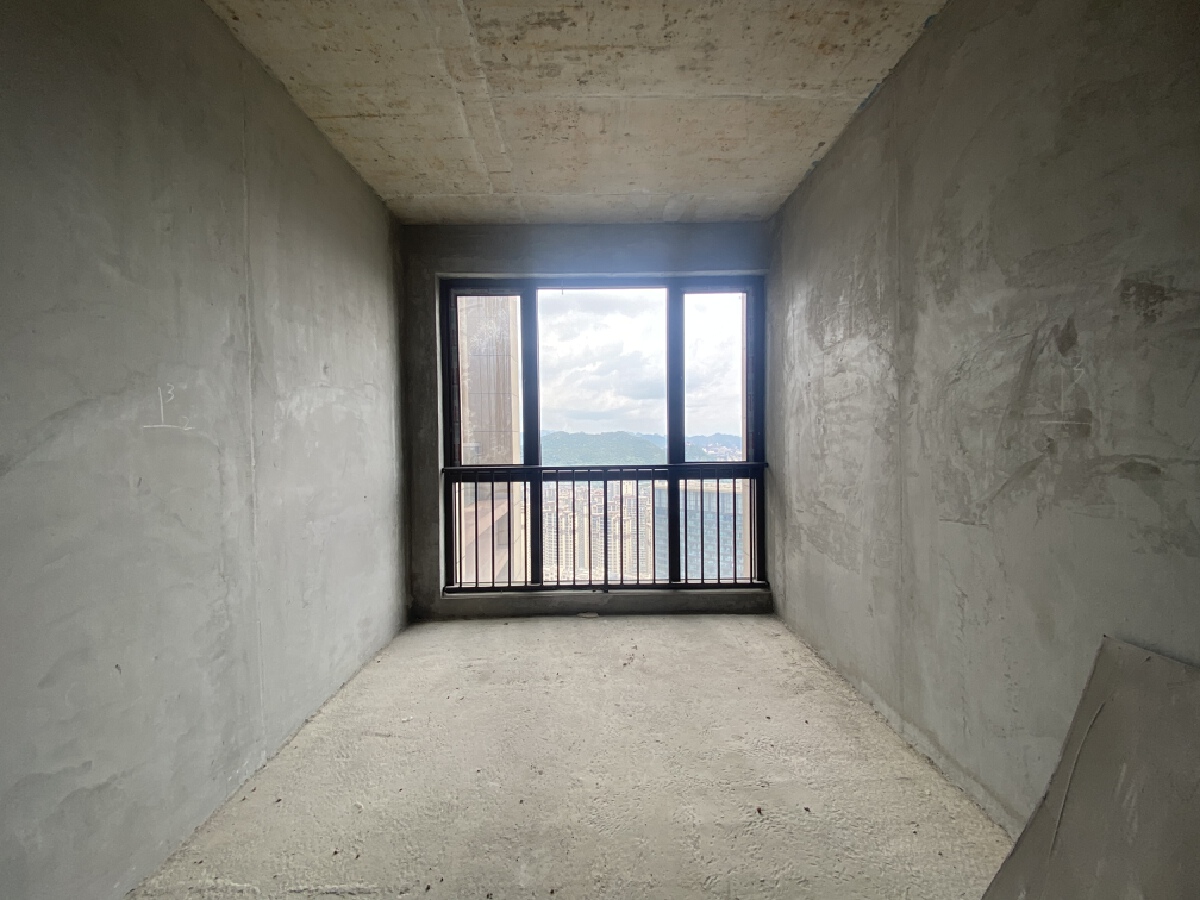 四川/绵阳凤凰院景，5室2厅3卫，169.00㎡，毛坯，售价110万 四川/绵阳二手房