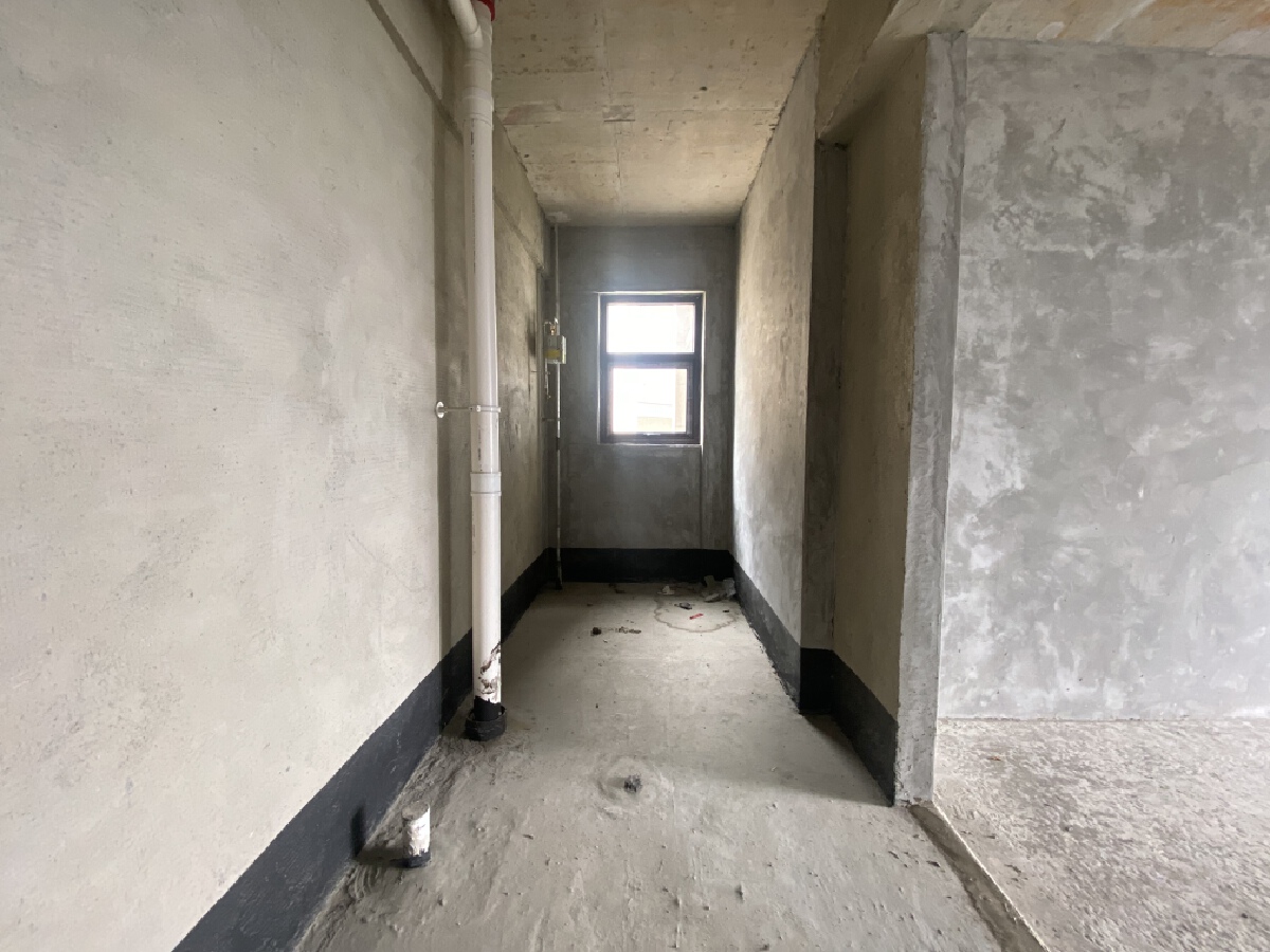 四川/绵阳凤凰院景，5室2厅3卫，169.00㎡，毛坯，售价110万 四川/绵阳二手房