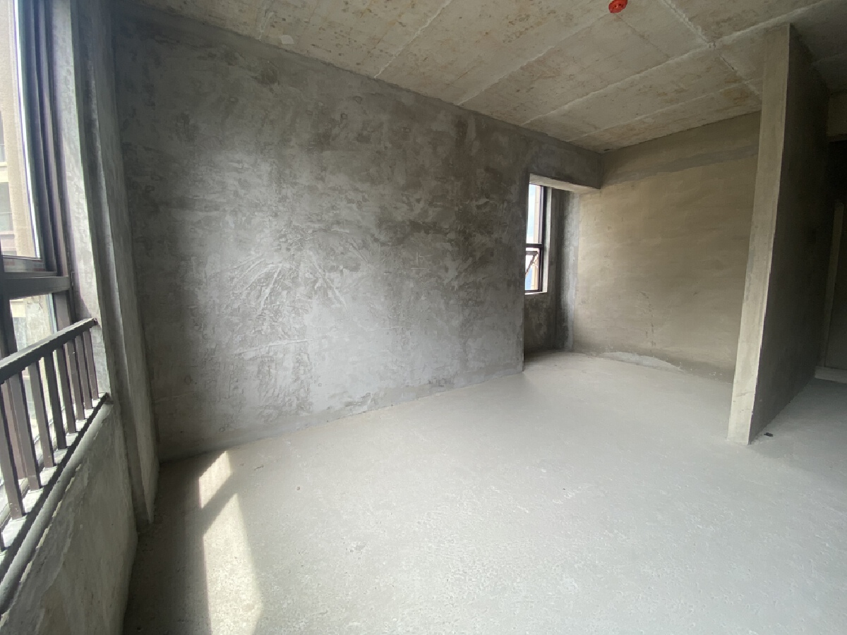 四川/绵阳凤凰院景，5室2厅3卫，169.00㎡，毛坯，售价110万 四川/绵阳二手房