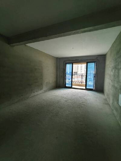 公园道一号，3室2厅2卫，137.00㎡，售价53.00万
