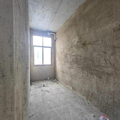 金竹林小区，3室2厅1卫，110㎡，售价38.8万