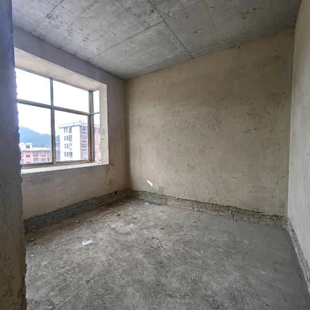 四川/绵阳金竹林小区，3室2厅1卫，110㎡，售价38.8万 四川/绵阳二手房