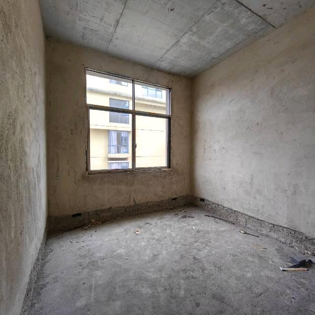 四川/绵阳金竹林小区，3室2厅1卫，110㎡，售价38.8万 四川/绵阳二手房