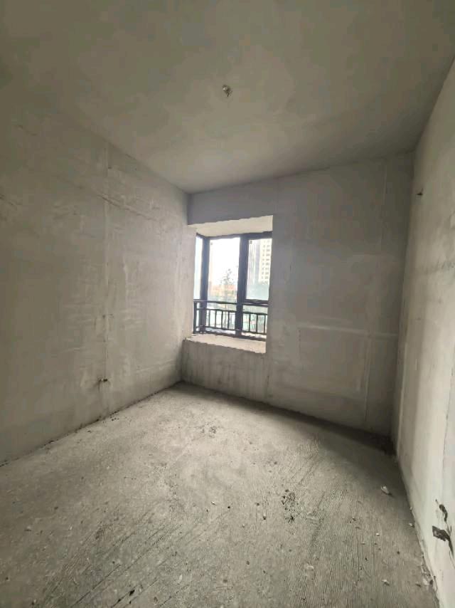 四川/绵阳金竹林小区，3室2厅1卫，110㎡，售价38.8万 四川/绵阳二手房