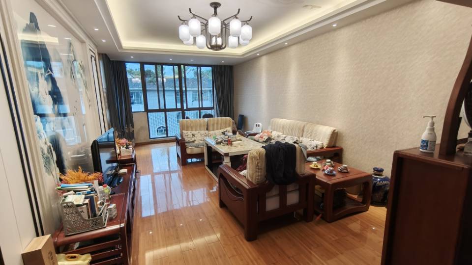四川/绵阳西湖苑小区，4室3厅3卫，206㎡，售价85万 四川/绵阳二手房