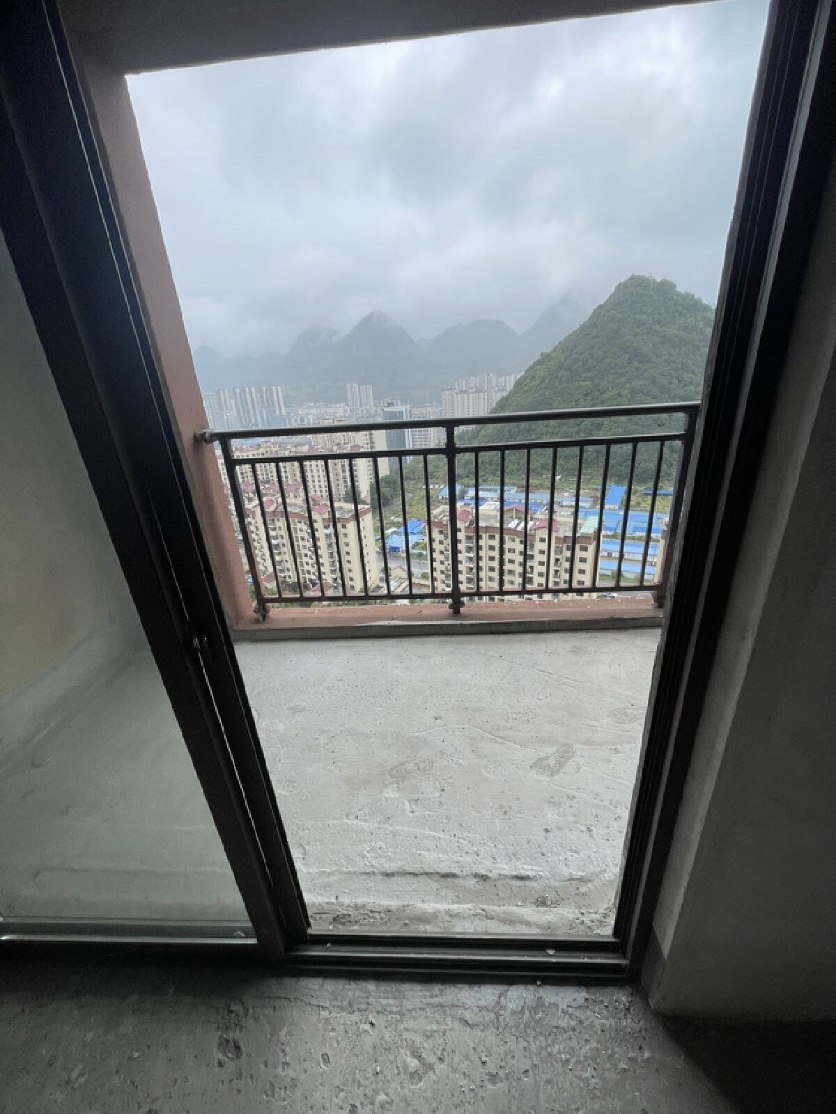 四川/绵阳山语城，3室2厅2卫，112㎡，毛坯，售价50万 四川/绵阳二手房