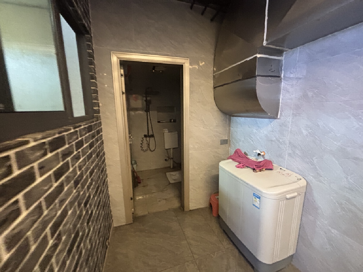 四川/绵阳新城凤凰台，53.93㎡，普装，售价126万 四川/绵阳二手房