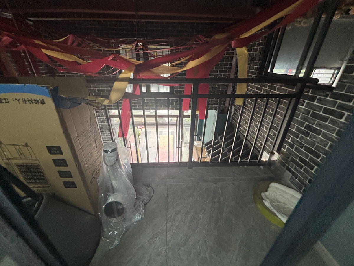 四川/绵阳新城凤凰台，53.93㎡，普装，售价126万 四川/绵阳二手房
