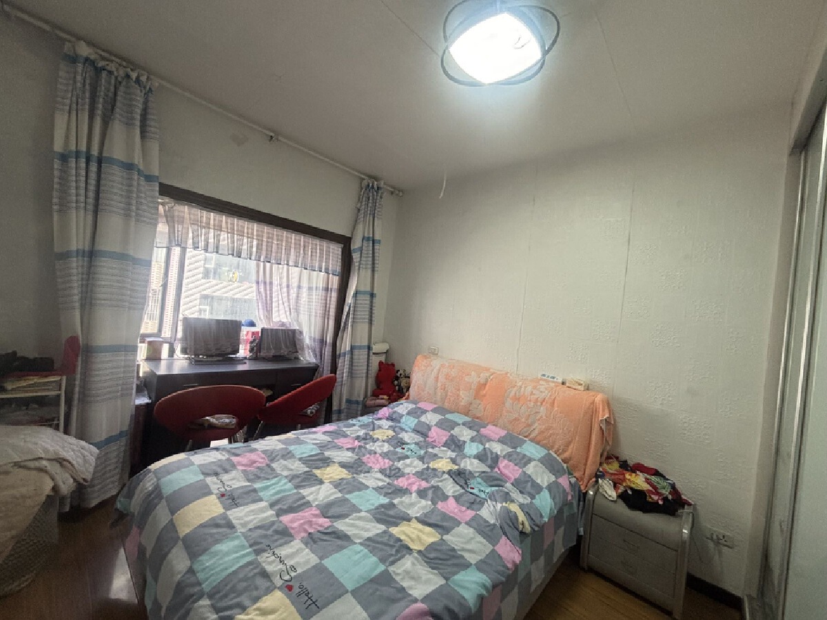 四川/绵阳香榭南岸，3室2厅2卫，141.00㎡，精装，售价69.80万 四川/绵阳二手房