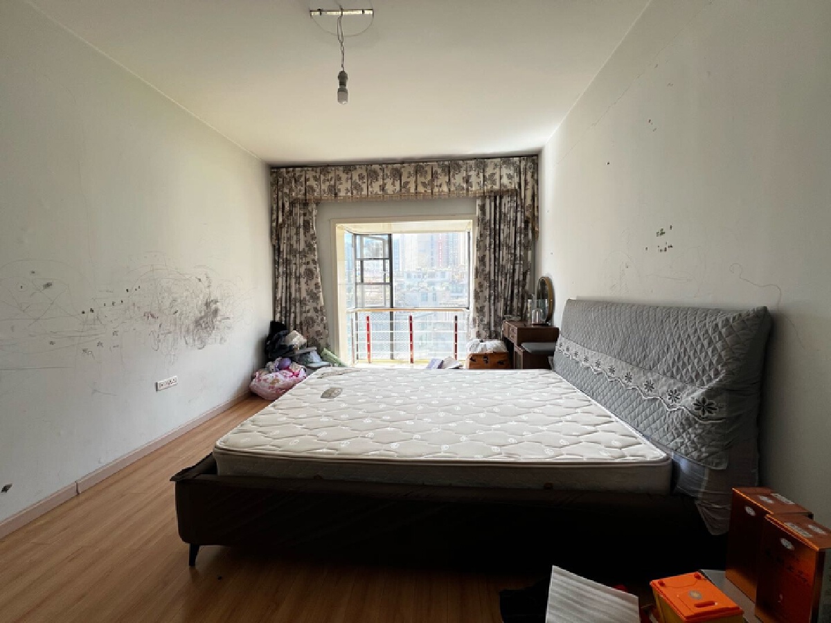 四川/绵阳香榭南岸，4室2厅2卫，170.70㎡，精装，售价73.8万 四川/绵阳二手房