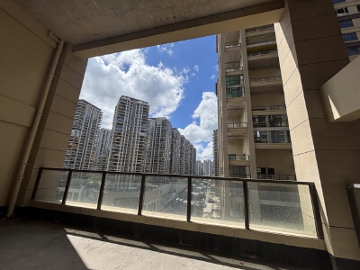 凤凰院景，5室2厅2卫，133.00㎡，毛坯，售价73万