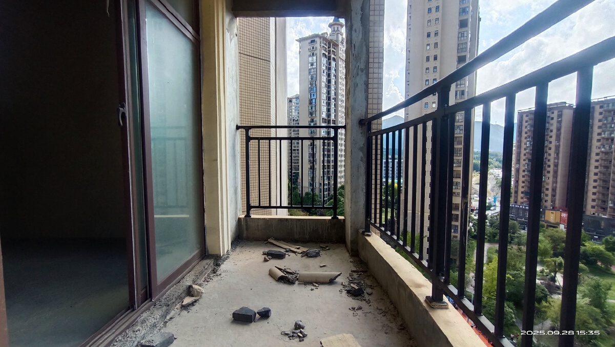 四川/绵阳未来之城，3室2厅2卫，123.09㎡，毛坯，售价68.00万 四川/绵阳二手房