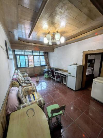 县木材公司住宅小区，2室1厅1卫，61.5㎡，售价17.8万