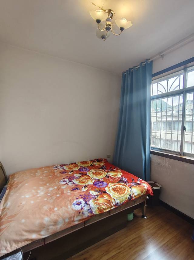 四川/绵阳荷城花园步行街，4室2厅1卫，96.00㎡，普装，售价38.80万 四川/绵阳二手房