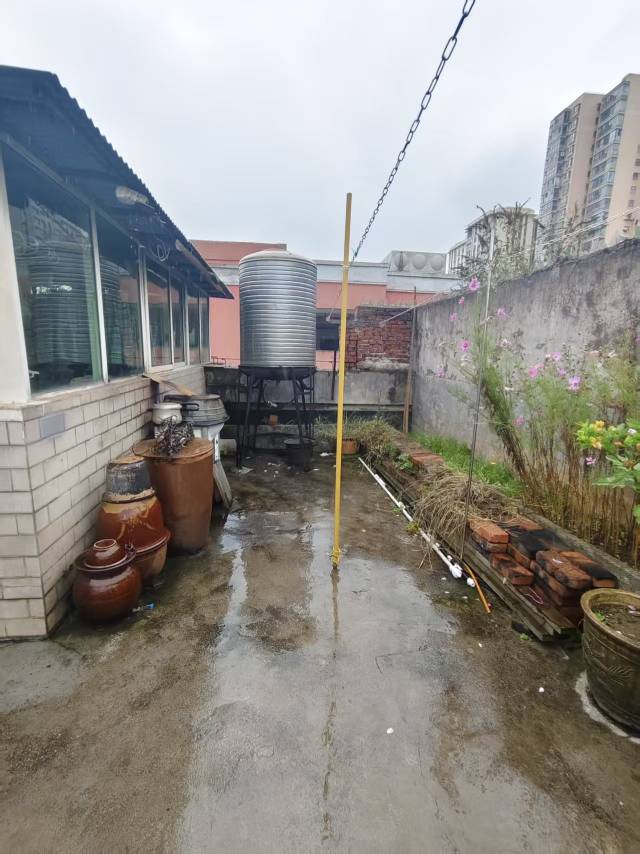四川/绵阳荷城花园步行街，4室2厅1卫，96.00㎡，普装，售价38.80万 四川/绵阳二手房